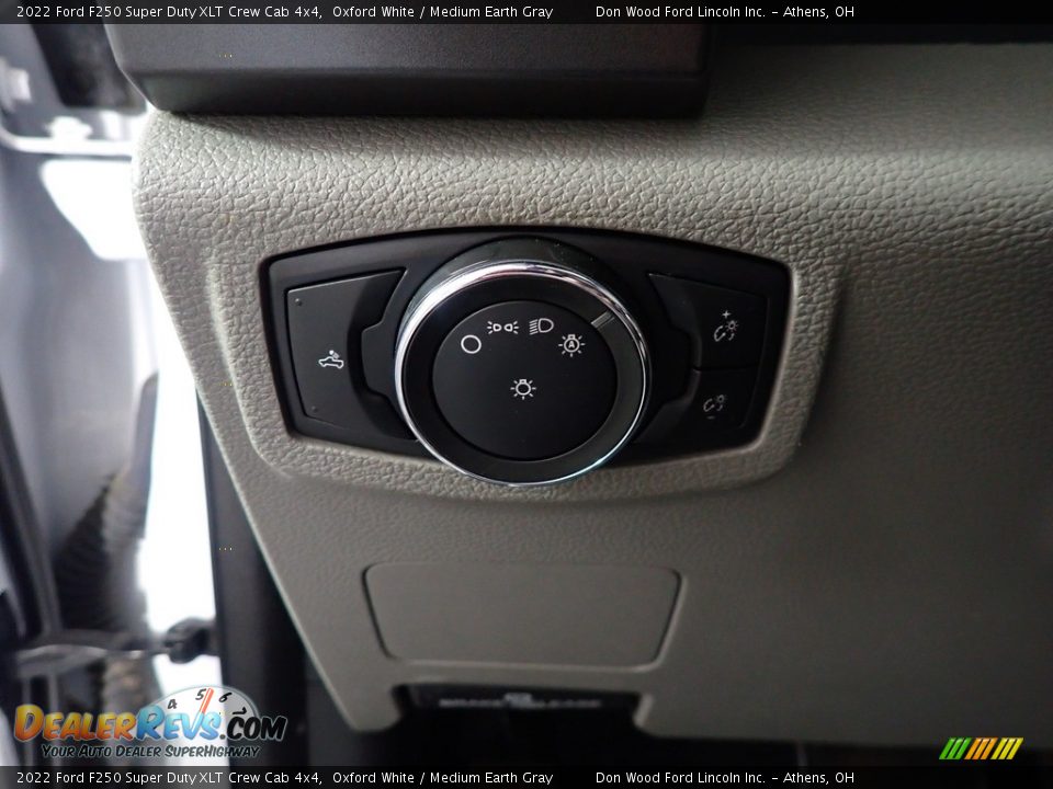 2022 Ford F250 Super Duty XLT Crew Cab 4x4 Oxford White / Medium Earth Gray Photo #28