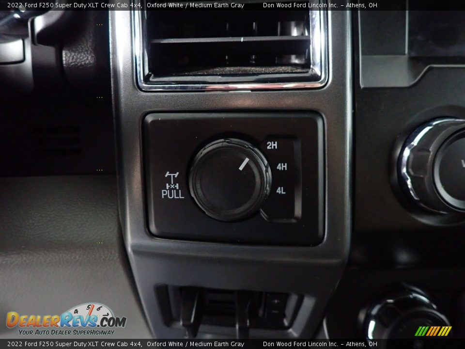 2022 Ford F250 Super Duty XLT Crew Cab 4x4 Oxford White / Medium Earth Gray Photo #29