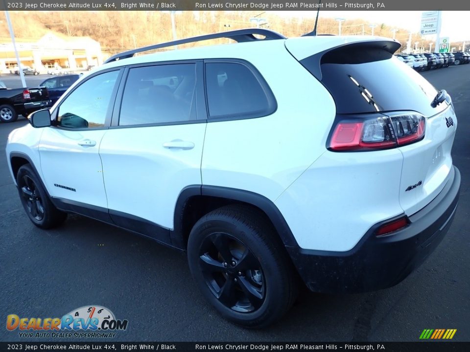 2023 Jeep Cherokee Altitude Lux 4x4 Bright White / Black Photo #3