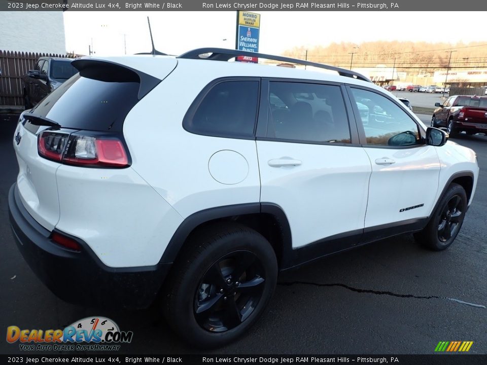 2023 Jeep Cherokee Altitude Lux 4x4 Bright White / Black Photo #6