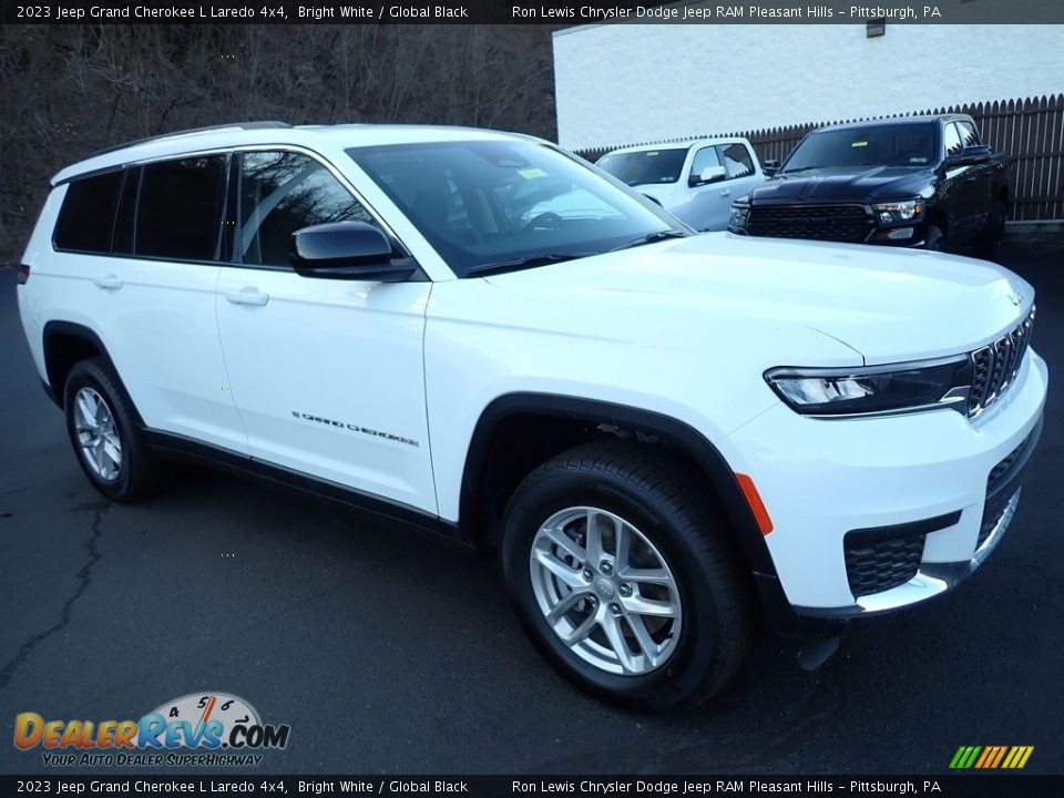 2023 Jeep Grand Cherokee L Laredo 4x4 Bright White / Global Black Photo #8