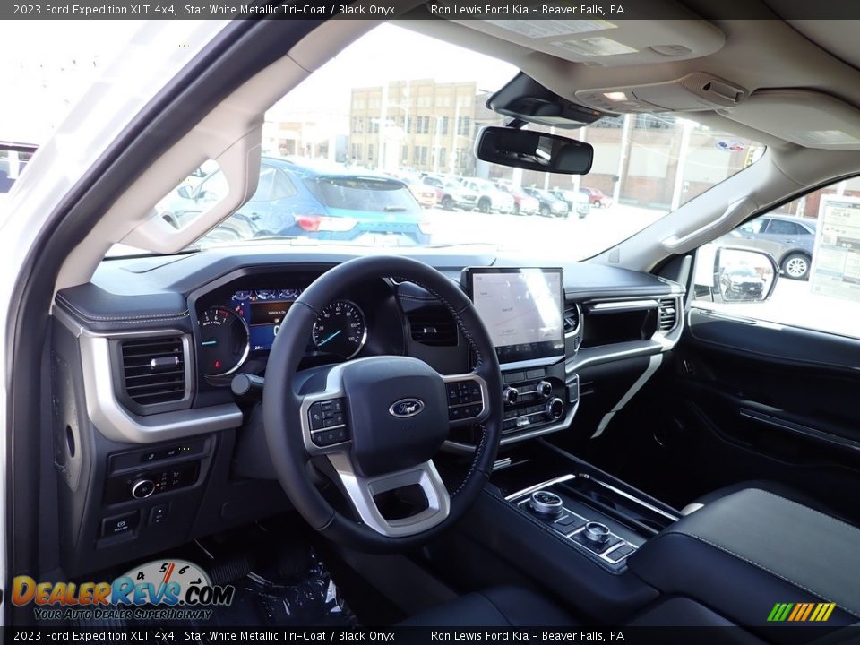 2023 Ford Expedition XLT 4x4 Star White Metallic Tri-Coat / Black Onyx Photo #15