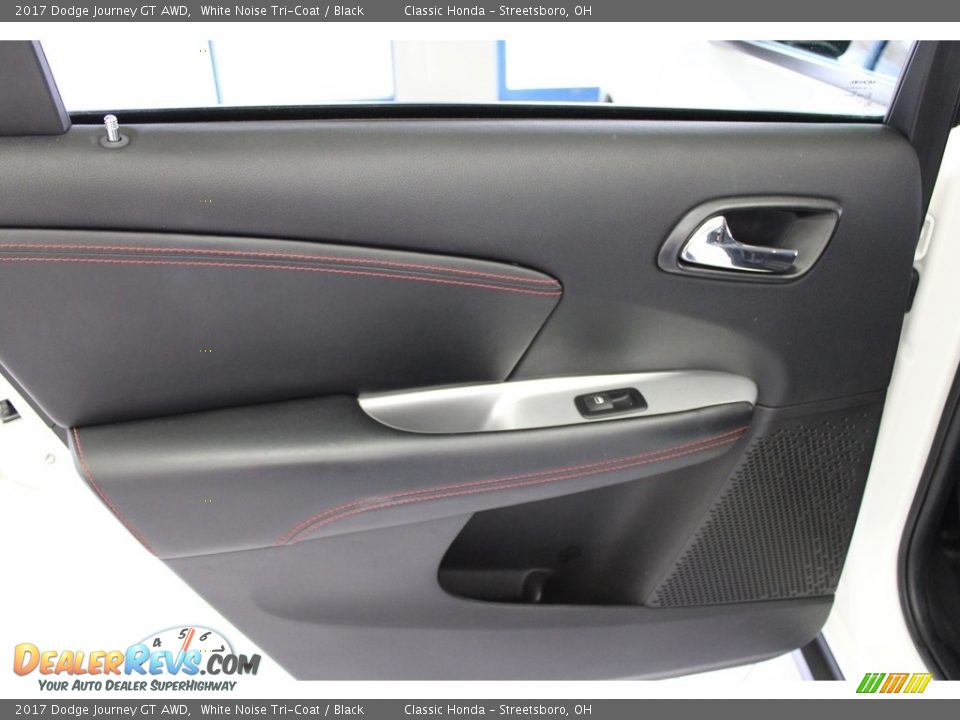 Door Panel of 2017 Dodge Journey GT AWD Photo #31