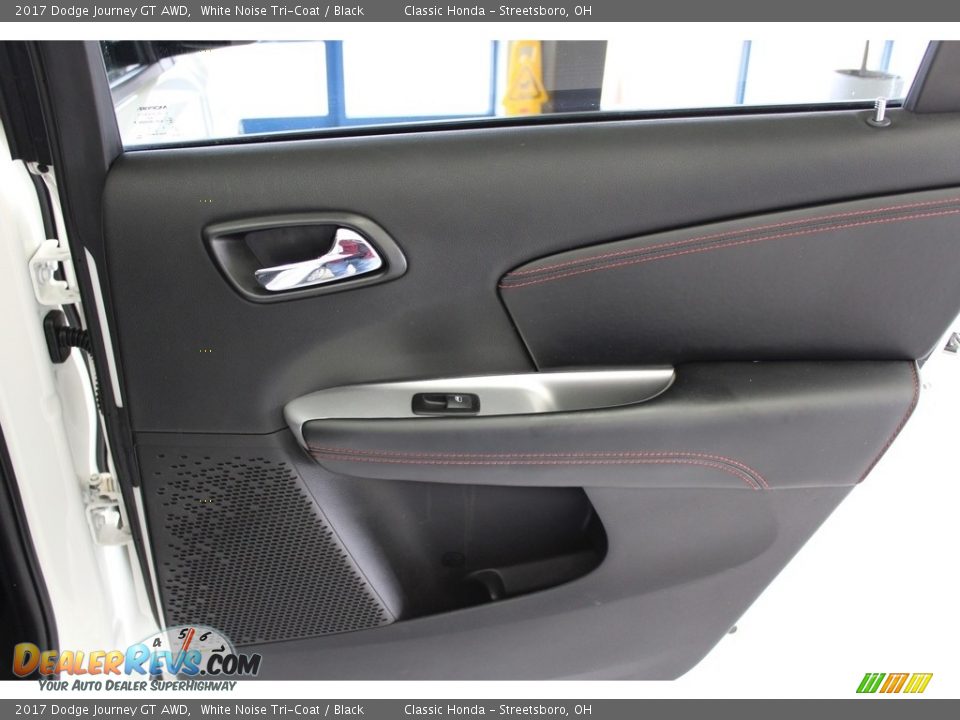 Door Panel of 2017 Dodge Journey GT AWD Photo #36