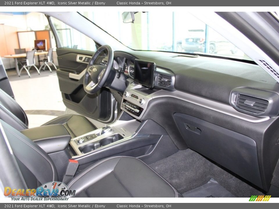 Dashboard of 2021 Ford Explorer XLT 4WD Photo #15