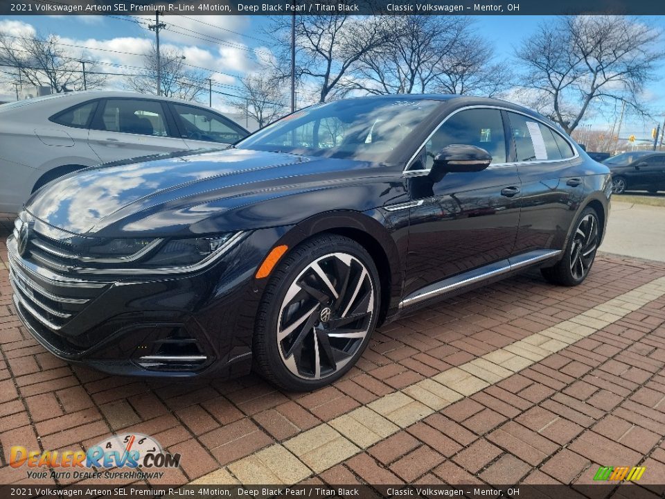 Front 3/4 View of 2021 Volkswagen Arteon SEL Premium R-Line 4Motion Photo #1