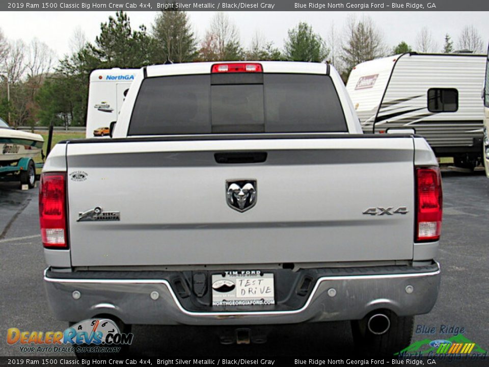 2019 Ram 1500 Classic Big Horn Crew Cab 4x4 Bright Silver Metallic / Black/Diesel Gray Photo #4