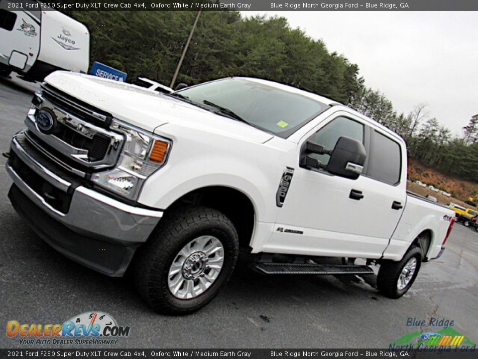 2021 Ford F250 Super Duty XLT Crew Cab 4x4 Oxford White / Medium Earth Gray Photo #25