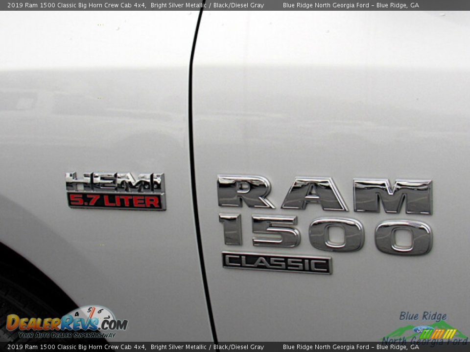 2019 Ram 1500 Classic Big Horn Crew Cab 4x4 Bright Silver Metallic / Black/Diesel Gray Photo #31