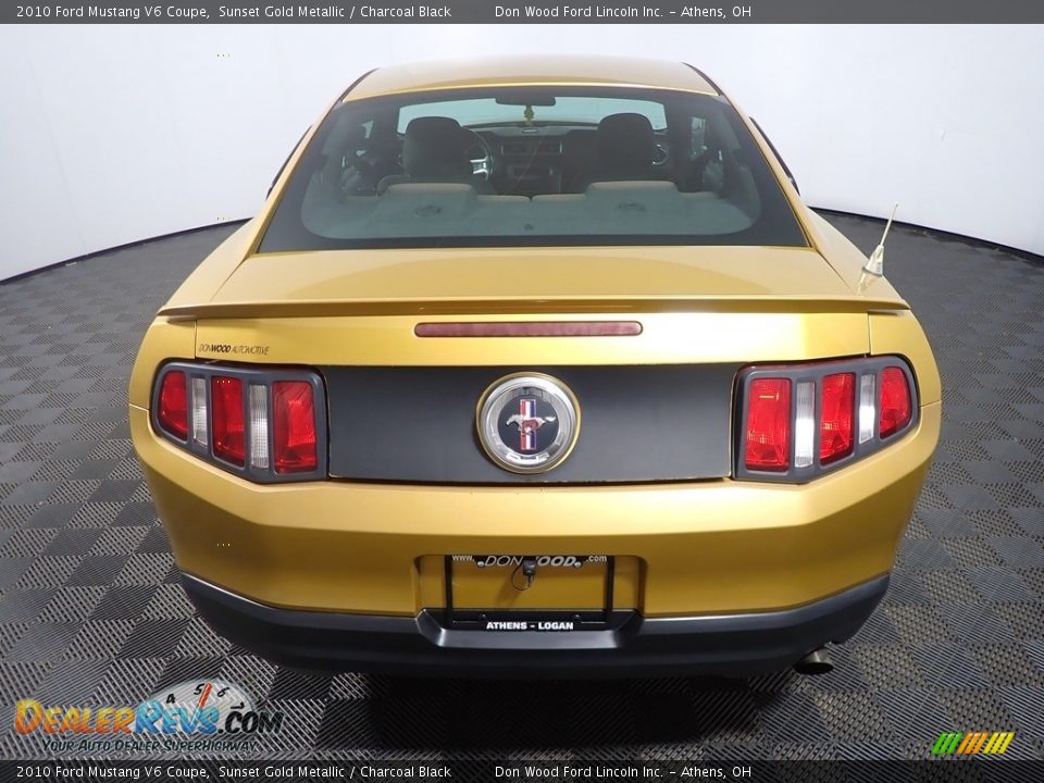 2010 Ford Mustang V6 Coupe Sunset Gold Metallic / Charcoal Black Photo #12