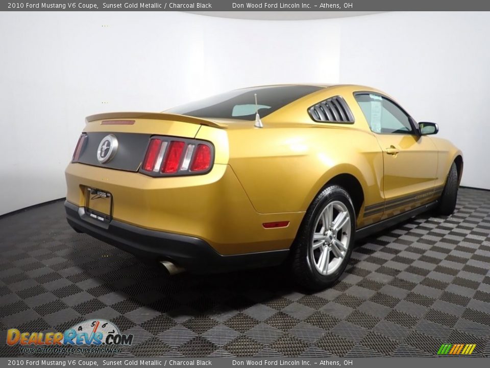 2010 Ford Mustang V6 Coupe Sunset Gold Metallic / Charcoal Black Photo #14