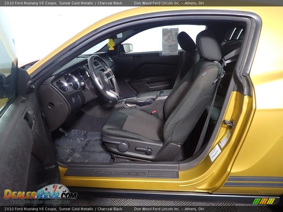 2010 Ford Mustang V6 Coupe Sunset Gold Metallic / Charcoal Black Photo #18