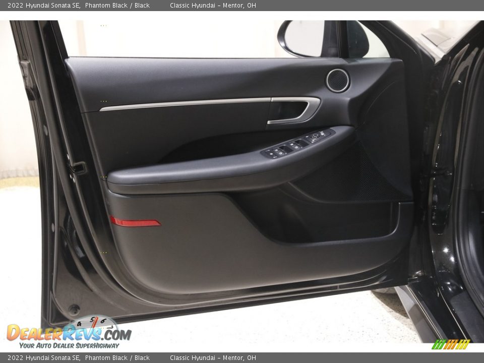 2022 Hyundai Sonata SE Phantom Black / Black Photo #4