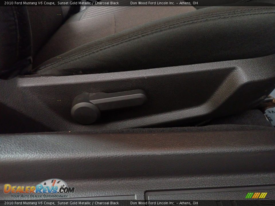 2010 Ford Mustang V6 Coupe Sunset Gold Metallic / Charcoal Black Photo #30