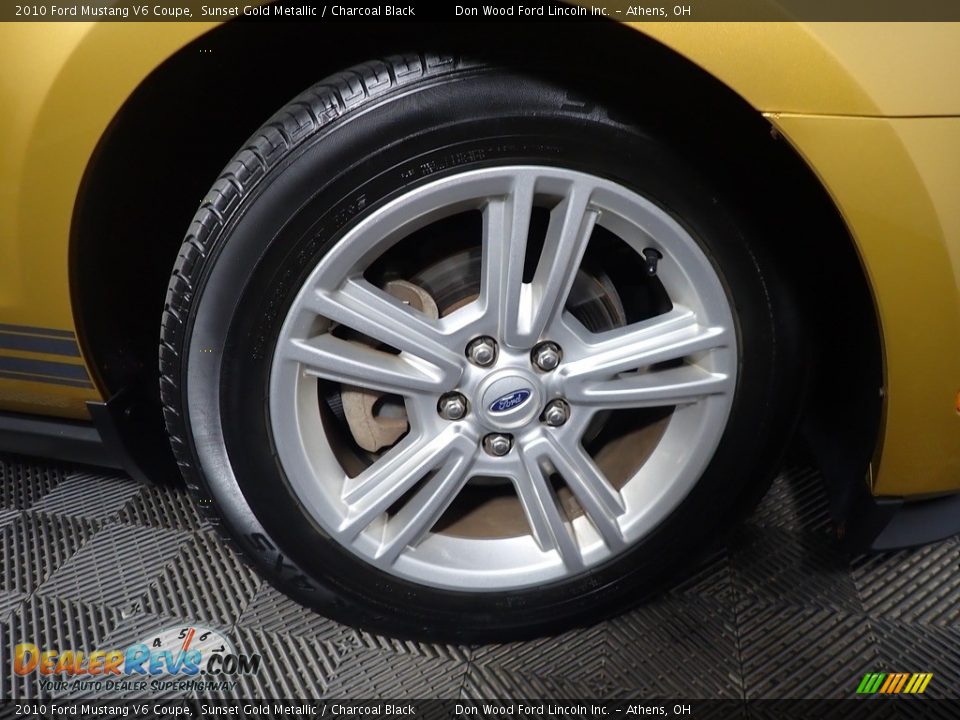 2010 Ford Mustang V6 Coupe Wheel Photo #31