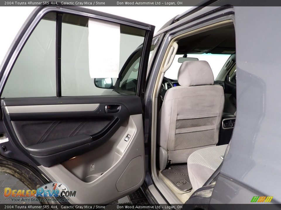 2004 Toyota 4Runner SR5 4x4 Galactic Gray Mica / Stone Photo #17