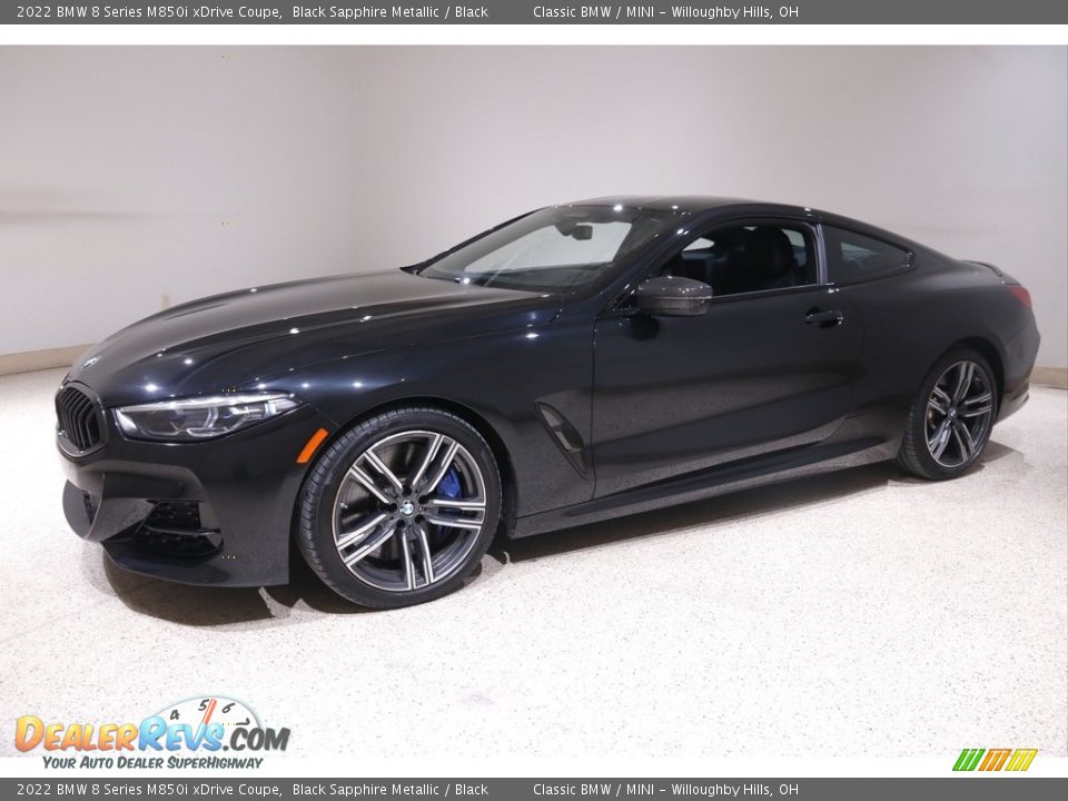 Front 3/4 View of 2022 BMW 8 Series M850i xDrive Coupe Photo #3