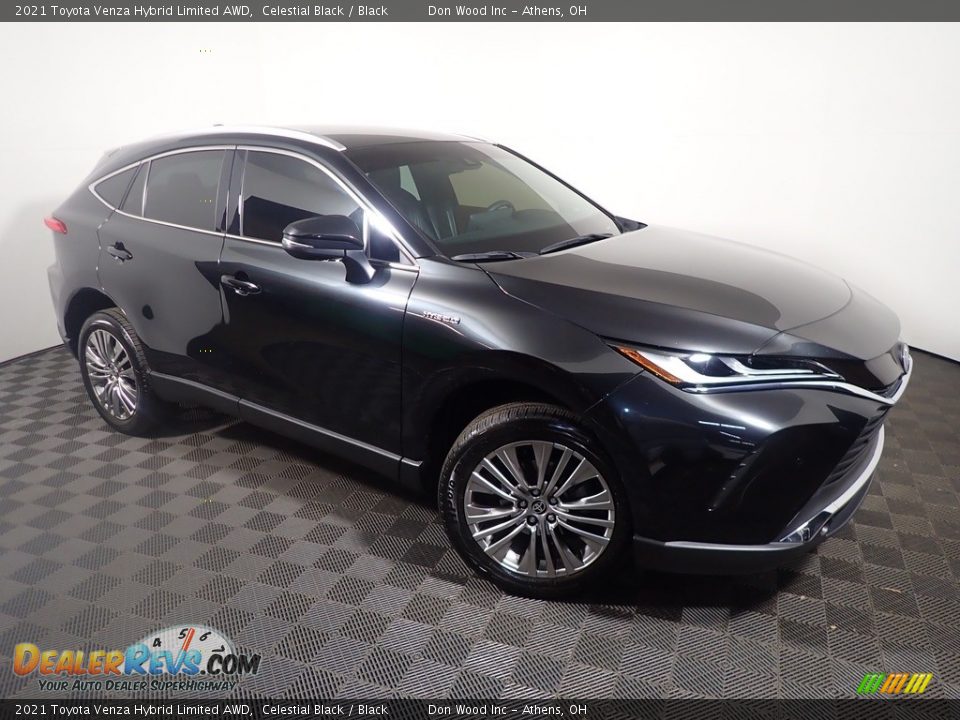 Front 3/4 View of 2021 Toyota Venza Hybrid Limited AWD Photo #4