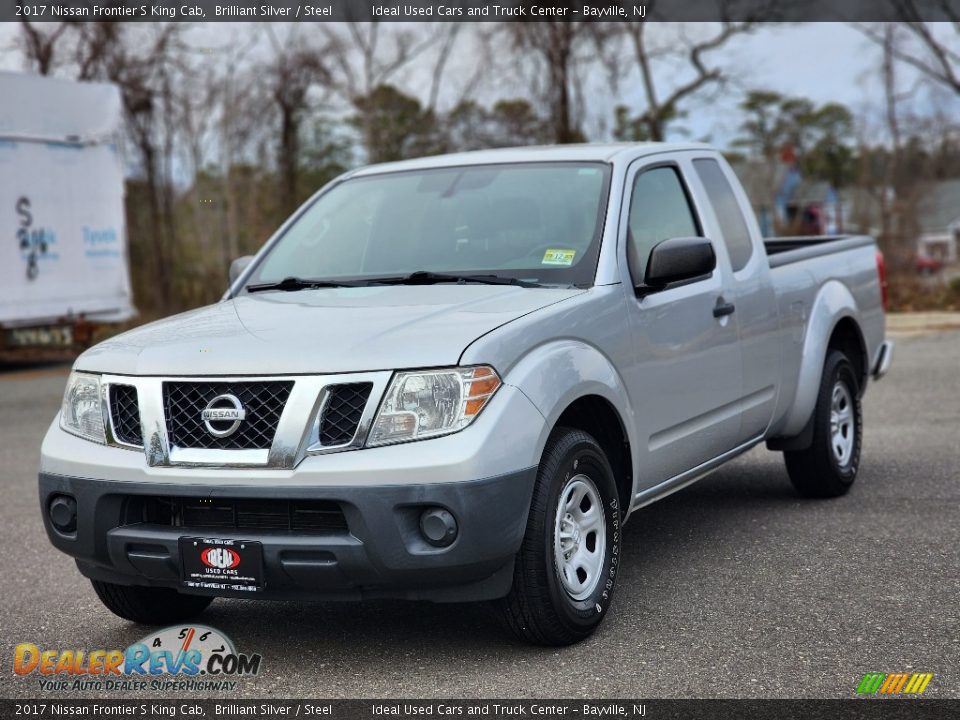 Front 3/4 View of 2017 Nissan Frontier S King Cab Photo #1