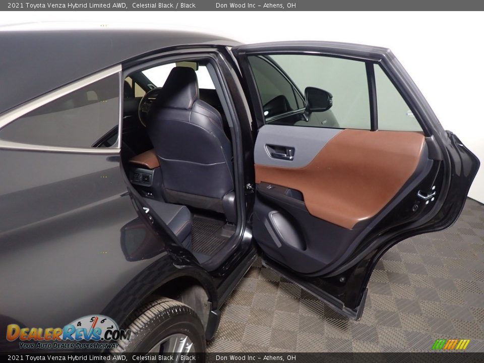 Door Panel of 2021 Toyota Venza Hybrid Limited AWD Photo #34