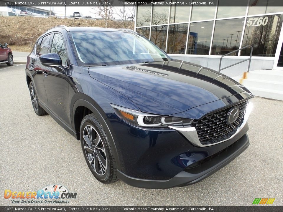 Front 3/4 View of 2023 Mazda CX-5 S Premium AWD Photo #9