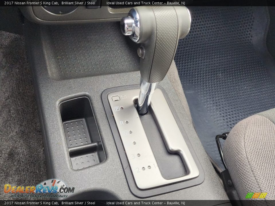 2017 Nissan Frontier S King Cab Shifter Photo #21