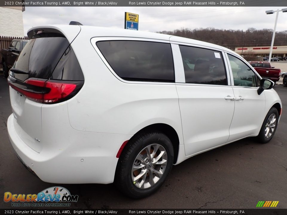 2023 Chrysler Pacifica Touring L AWD Bright White / Black/Alloy Photo #6