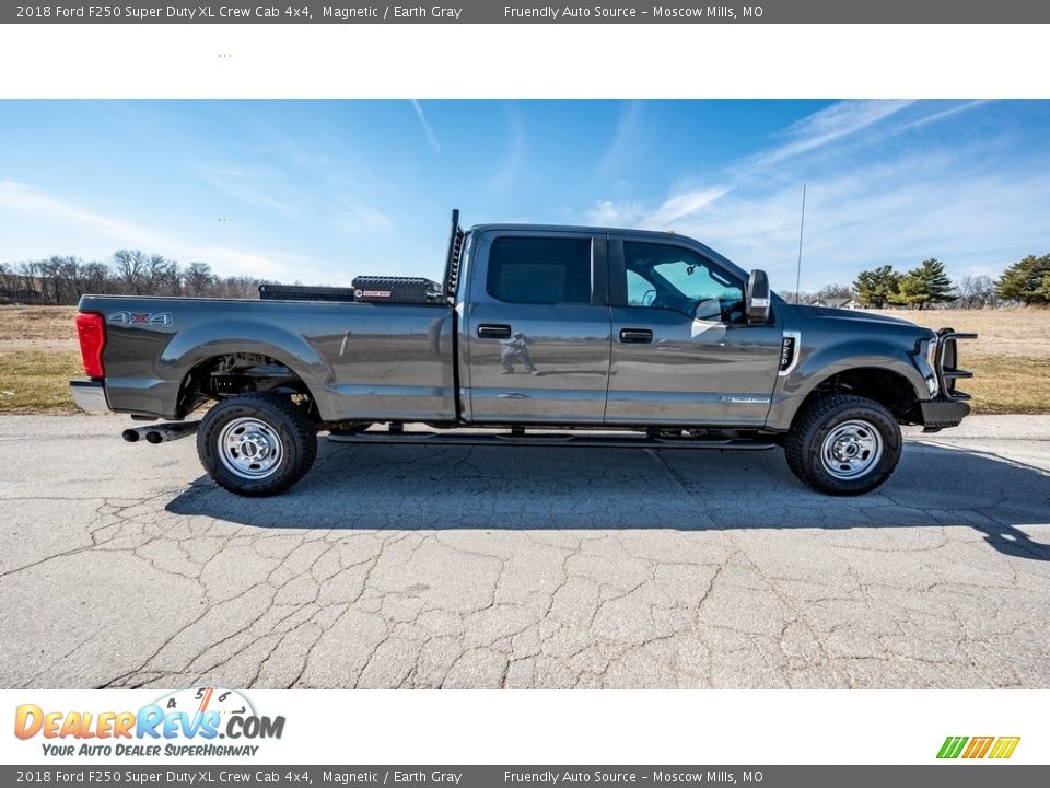 2018 Ford F250 Super Duty XL Crew Cab 4x4 Magnetic / Earth Gray Photo #2