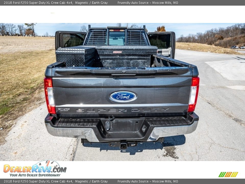 2018 Ford F250 Super Duty XL Crew Cab 4x4 Magnetic / Earth Gray Photo #4