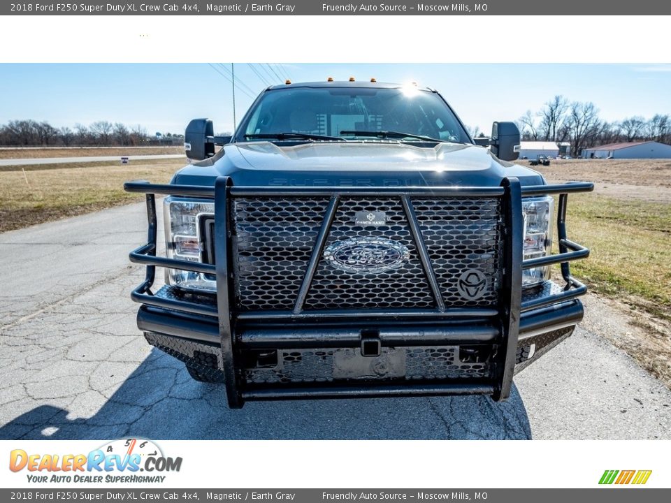 2018 Ford F250 Super Duty XL Crew Cab 4x4 Magnetic / Earth Gray Photo #9