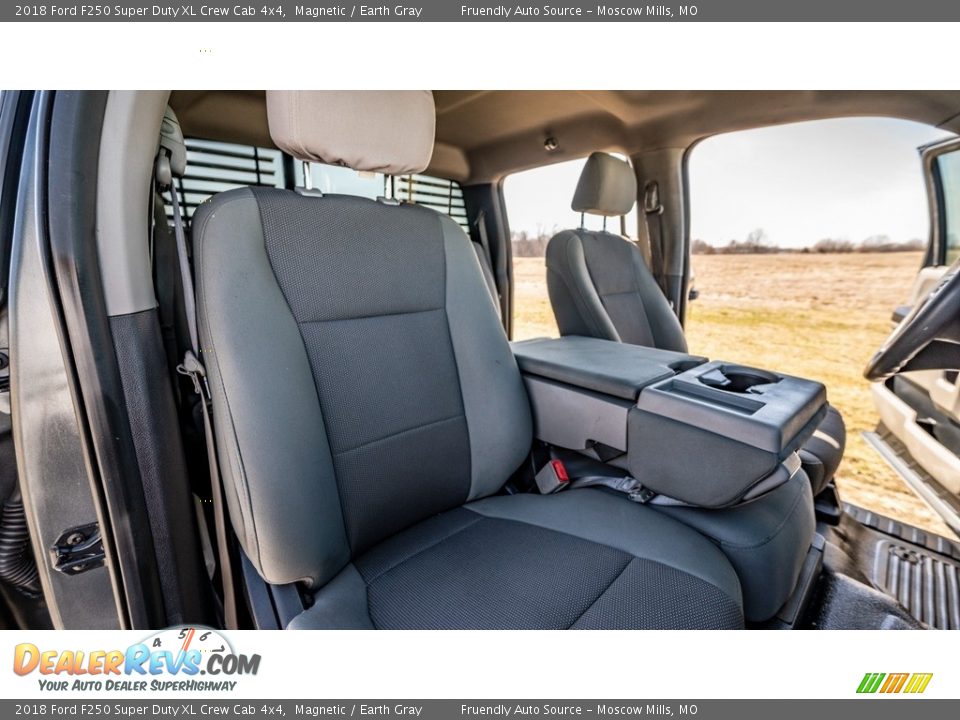 2018 Ford F250 Super Duty XL Crew Cab 4x4 Magnetic / Earth Gray Photo #15