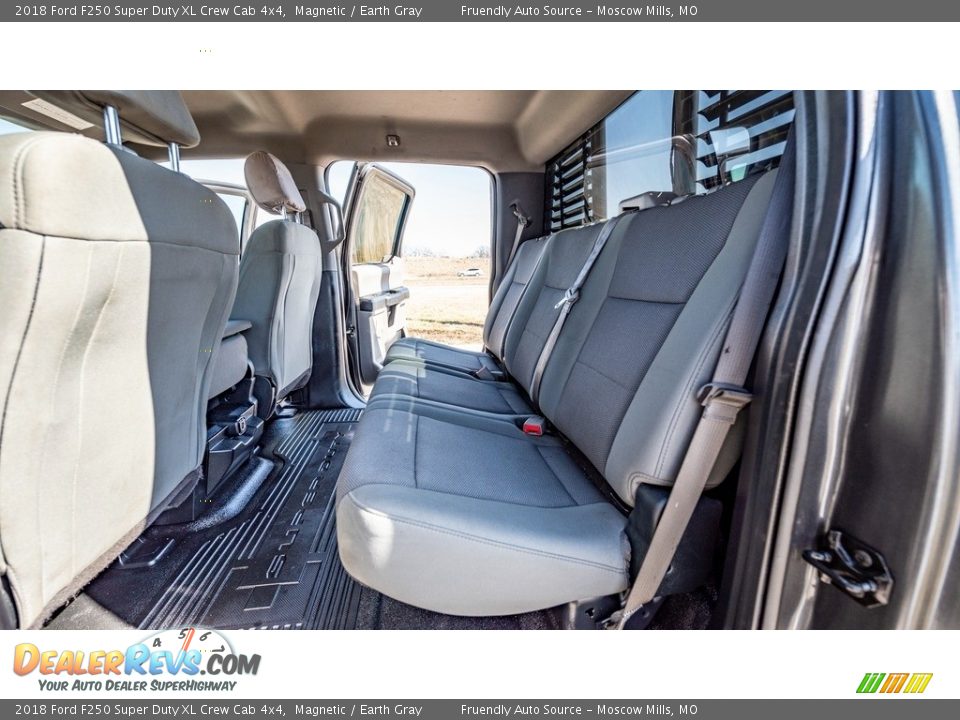 2018 Ford F250 Super Duty XL Crew Cab 4x4 Magnetic / Earth Gray Photo #18
