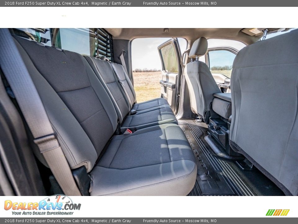 2018 Ford F250 Super Duty XL Crew Cab 4x4 Magnetic / Earth Gray Photo #19
