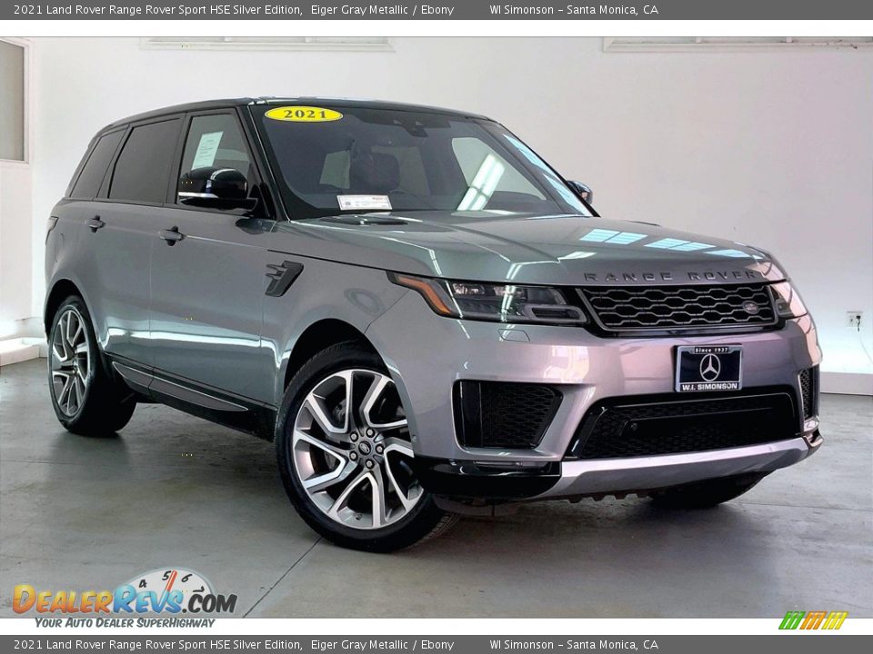 Front 3/4 View of 2021 Land Rover Range Rover Sport HSE Silver Edition Photo #34
