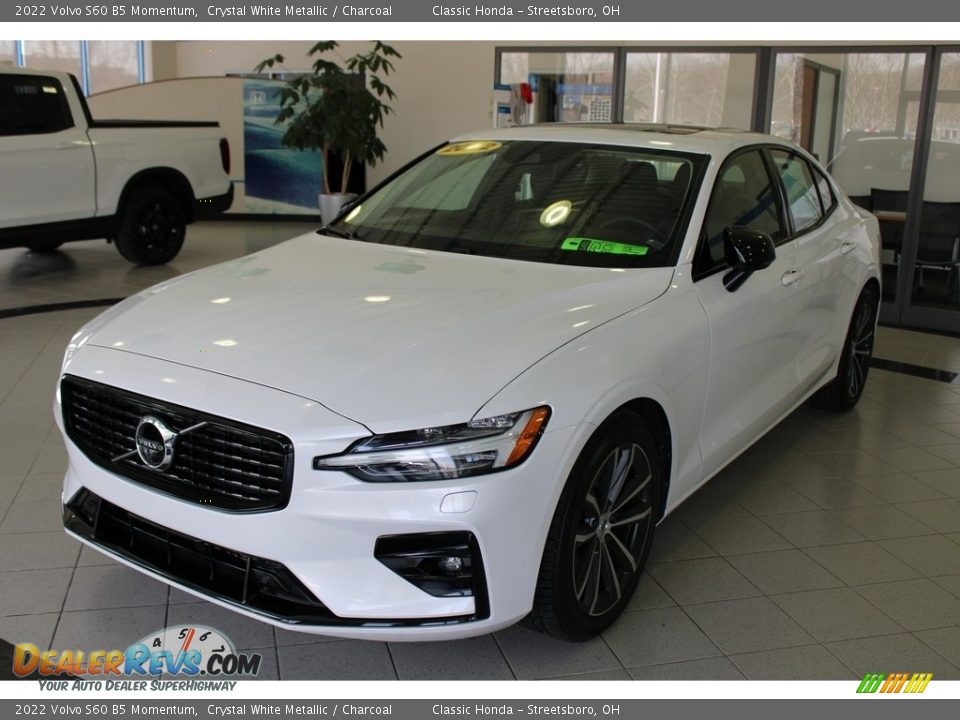Crystal White Metallic 2022 Volvo S60 B5 Momentum Photo #1