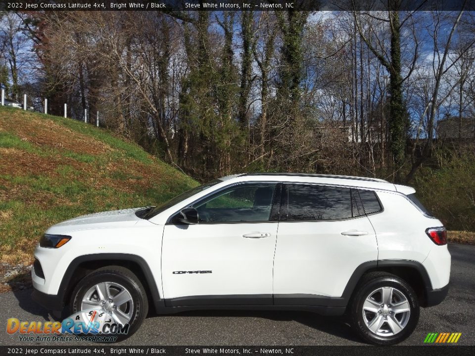 2022 Jeep Compass Latitude 4x4 Bright White / Black Photo #1