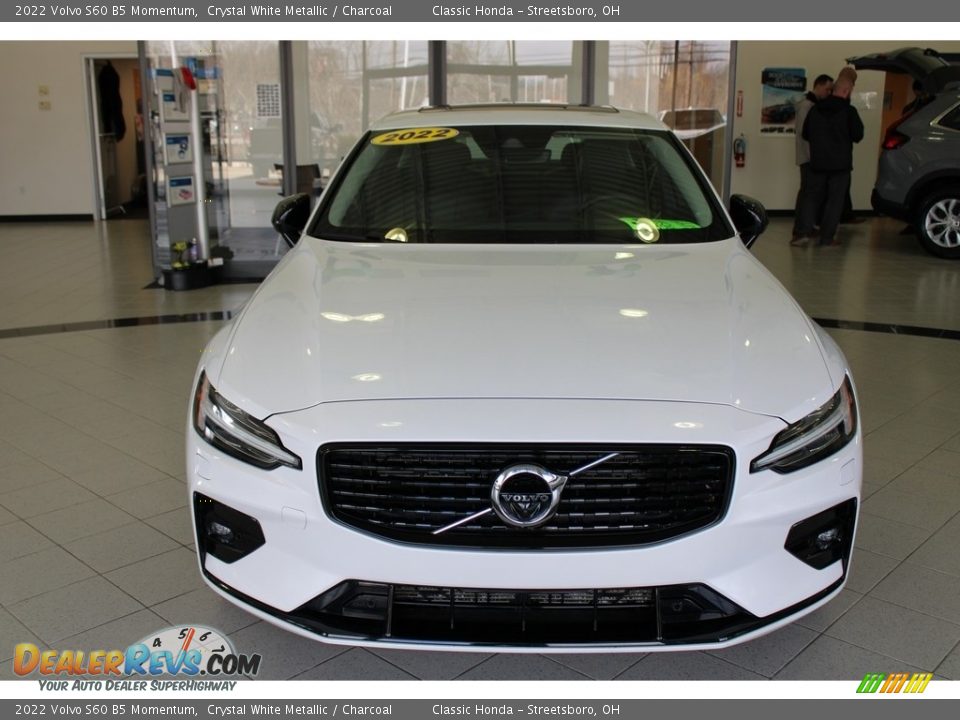 2022 Volvo S60 B5 Momentum Crystal White Metallic / Charcoal Photo #2