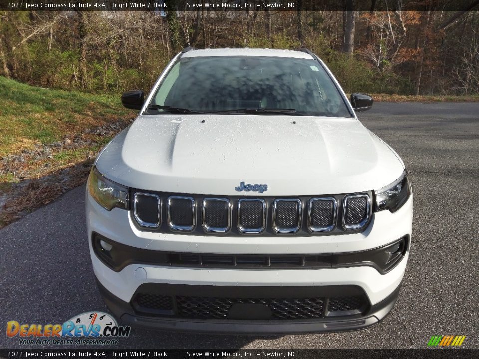 2022 Jeep Compass Latitude 4x4 Bright White / Black Photo #3