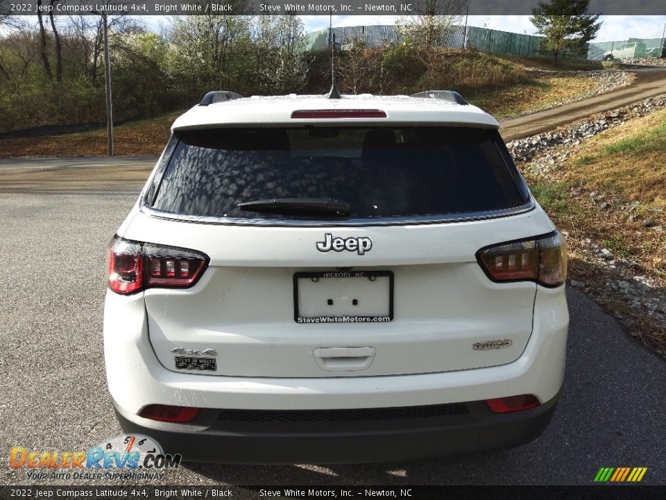 2022 Jeep Compass Latitude 4x4 Bright White / Black Photo #7