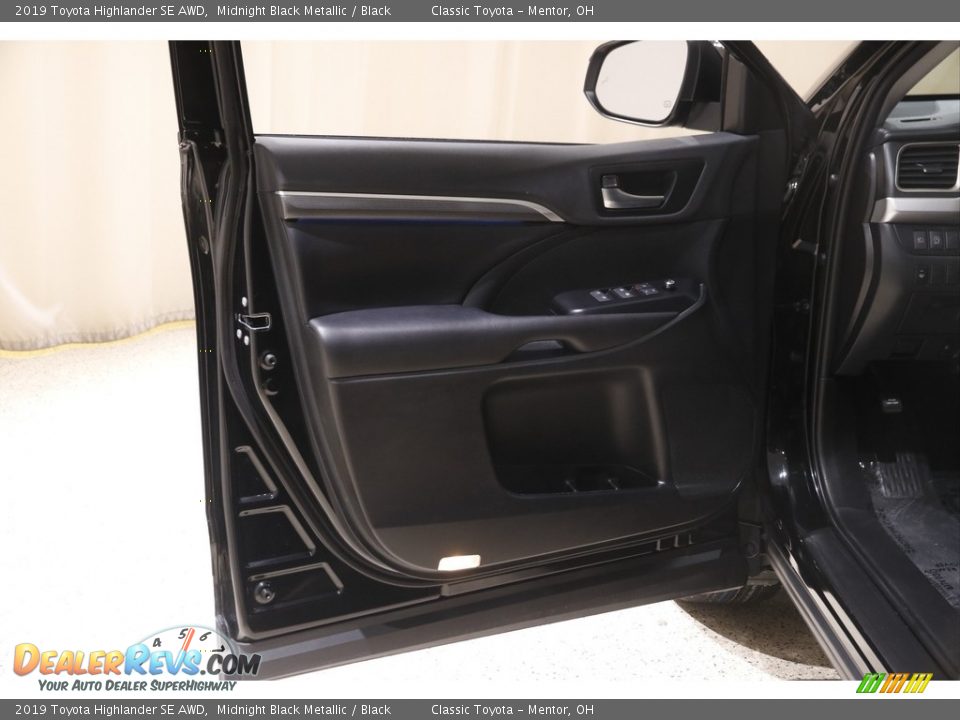 2019 Toyota Highlander SE AWD Midnight Black Metallic / Black Photo #4
