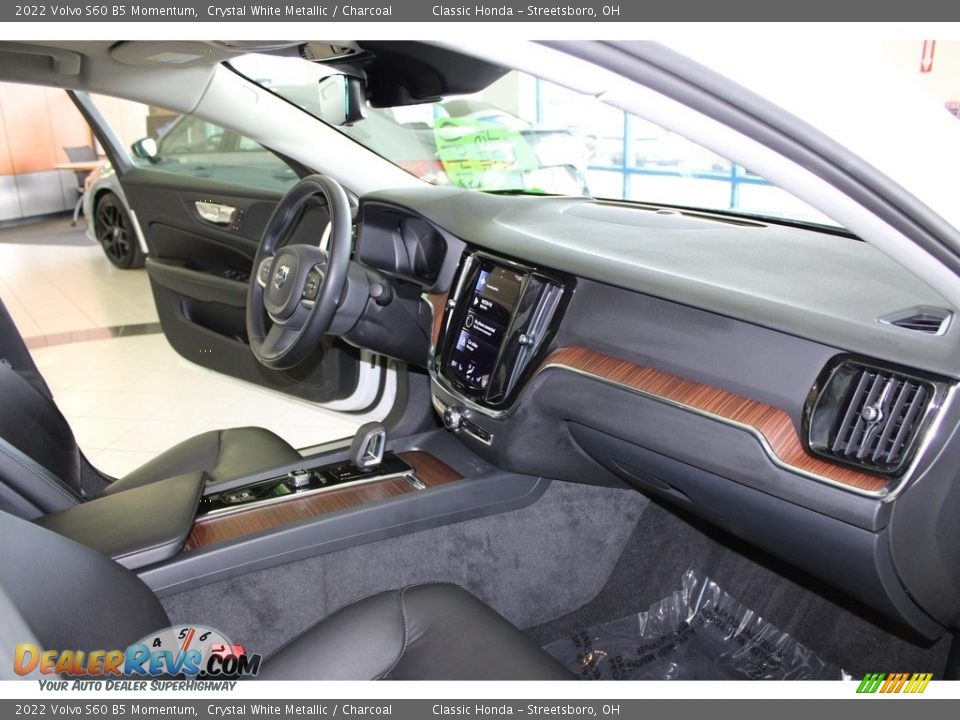 Dashboard of 2022 Volvo S60 B5 Momentum Photo #15