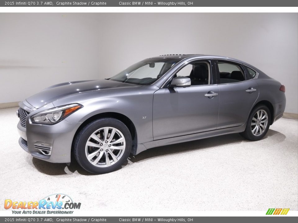 Front 3/4 View of 2015 Infiniti Q70 3.7 AWD Photo #3