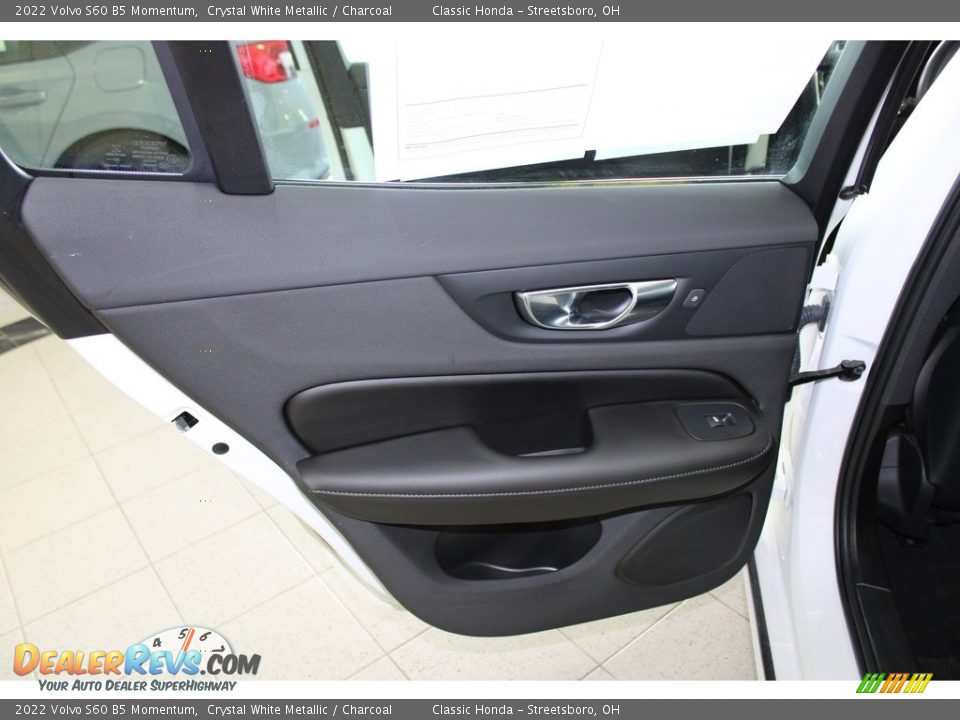 Door Panel of 2022 Volvo S60 B5 Momentum Photo #23