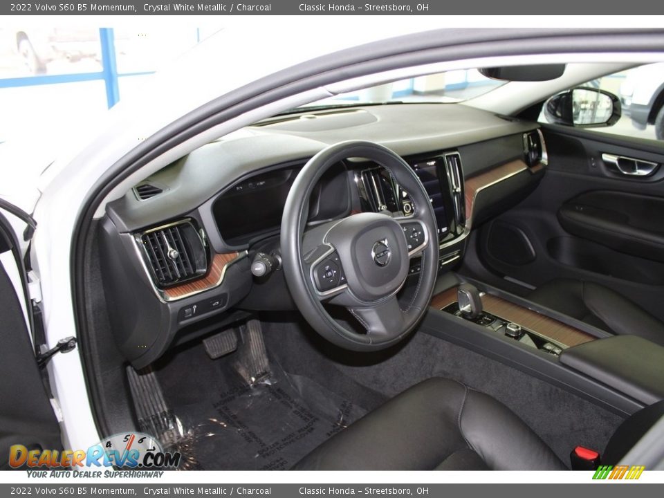 Front Seat of 2022 Volvo S60 B5 Momentum Photo #27