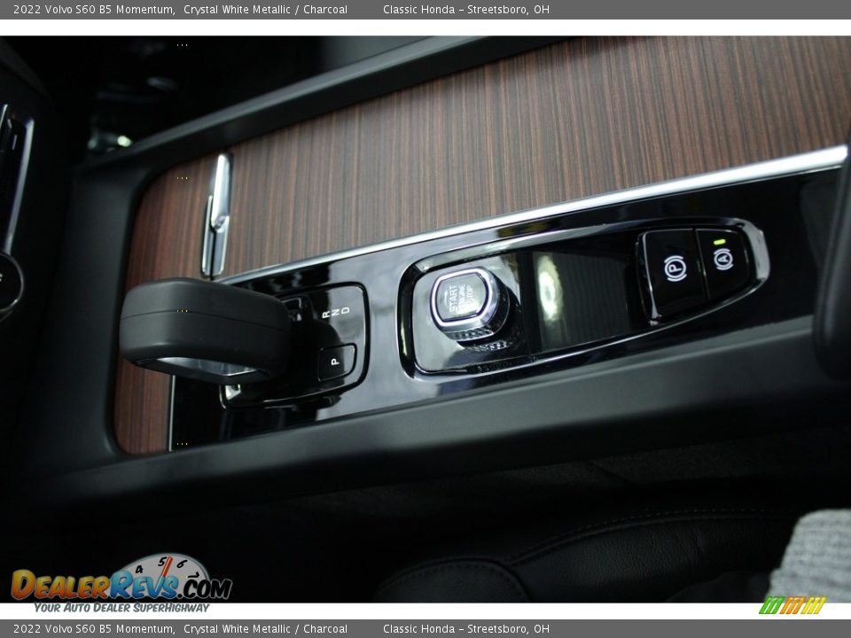 Controls of 2022 Volvo S60 B5 Momentum Photo #33