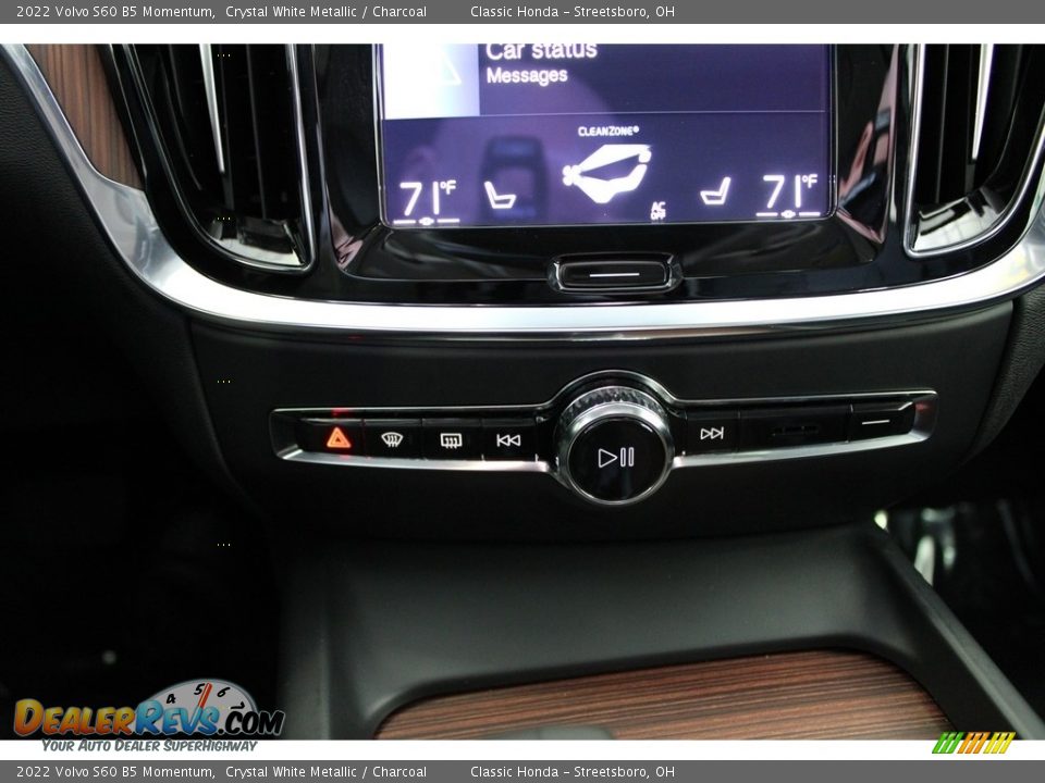 2022 Volvo S60 B5 Momentum Crystal White Metallic / Charcoal Photo #34