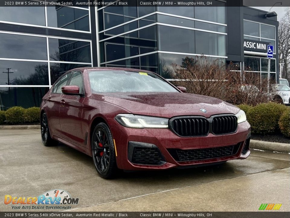 Front 3/4 View of 2023 BMW 5 Series 540i xDrive Sedan Photo #1