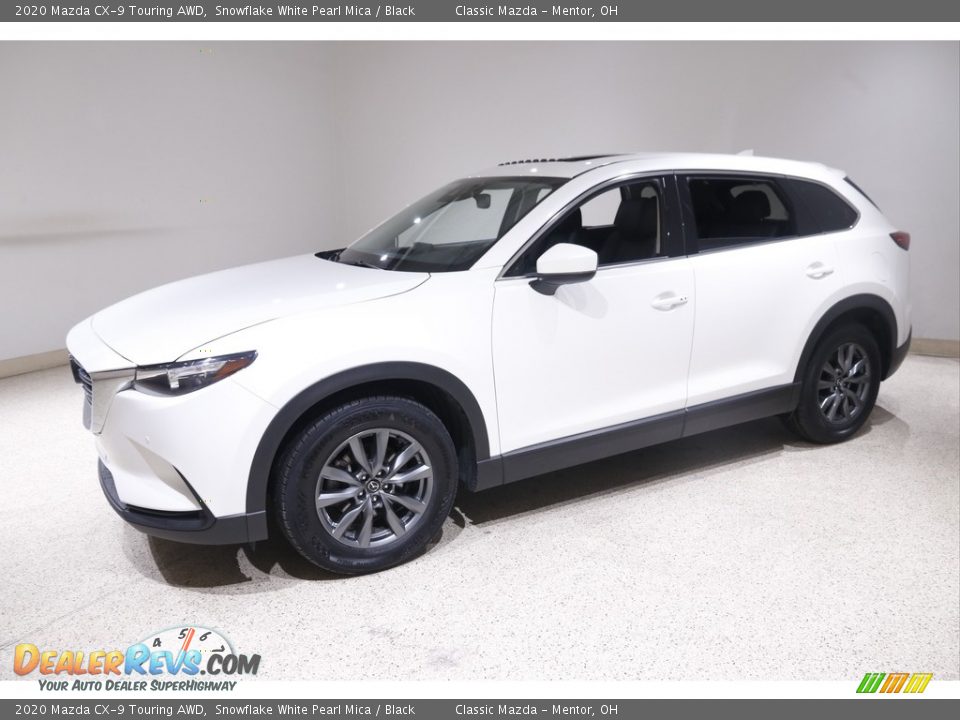 Front 3/4 View of 2020 Mazda CX-9 Touring AWD Photo #3