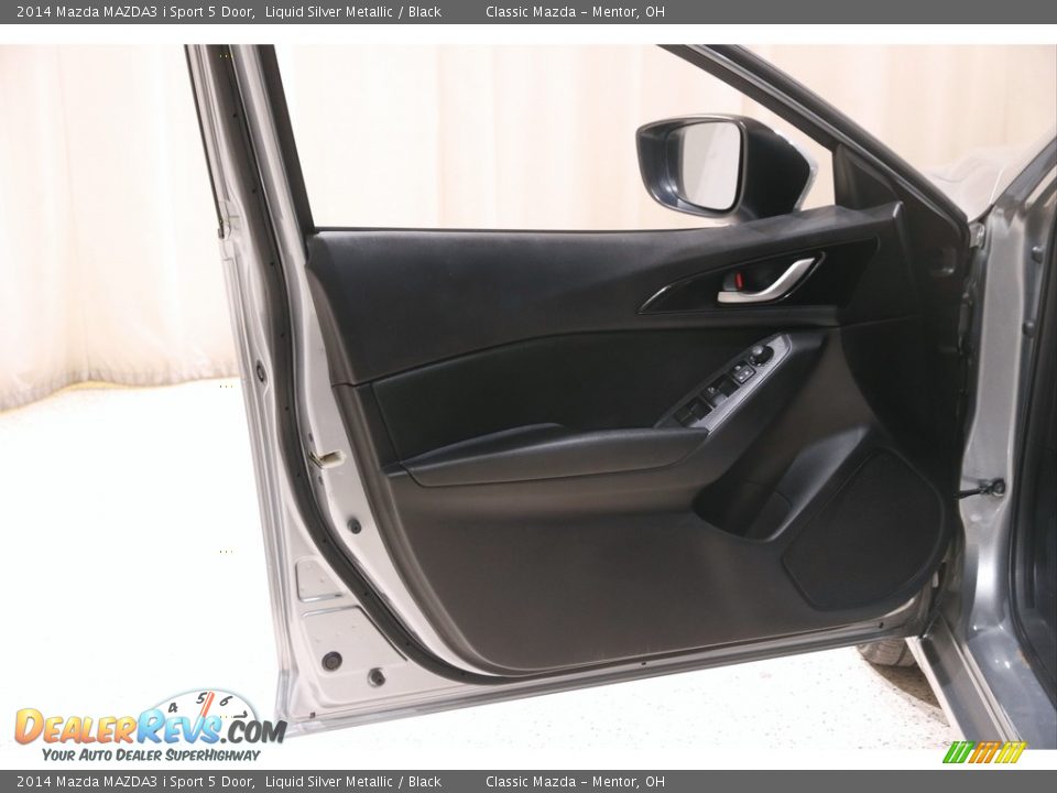 Door Panel of 2014 Mazda MAZDA3 i Sport 5 Door Photo #4