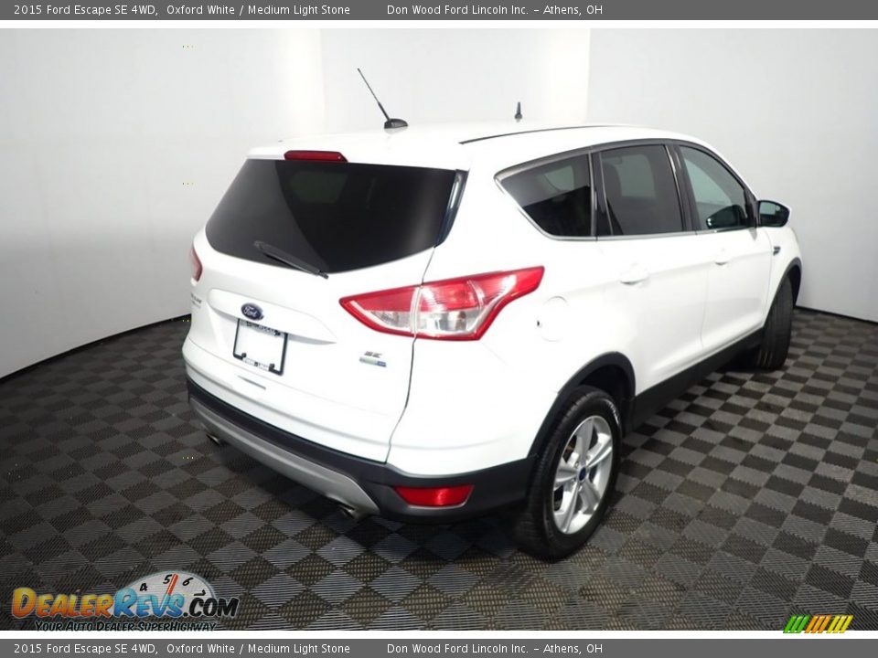 2015 Ford Escape SE 4WD Oxford White / Medium Light Stone Photo #16